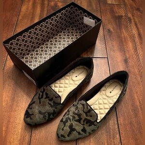 Birdies The Blackbird camo.  Women’s size 7.  Like new, worn once or twice.